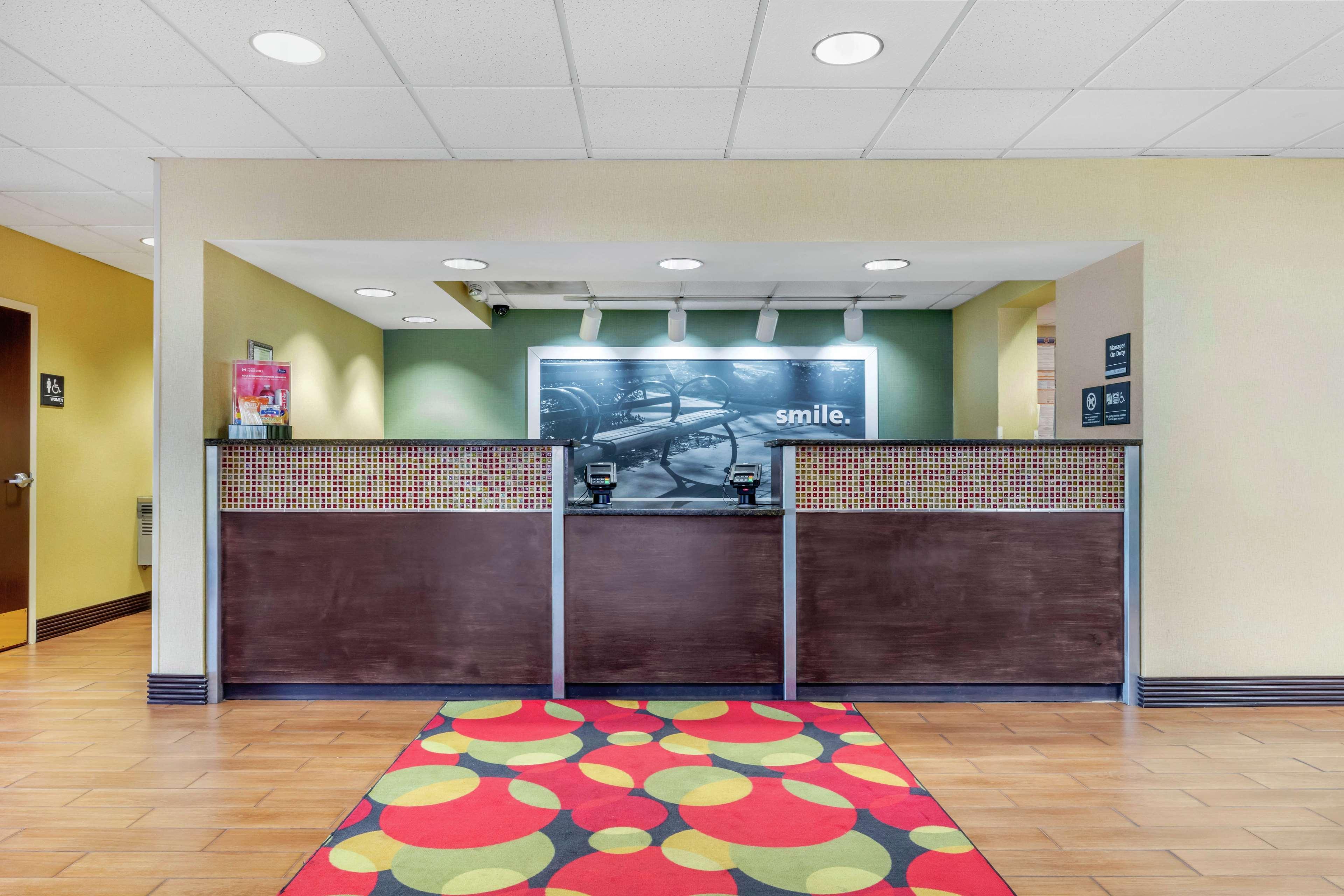 Hampton Inn Брукхейвън Екстериор снимка