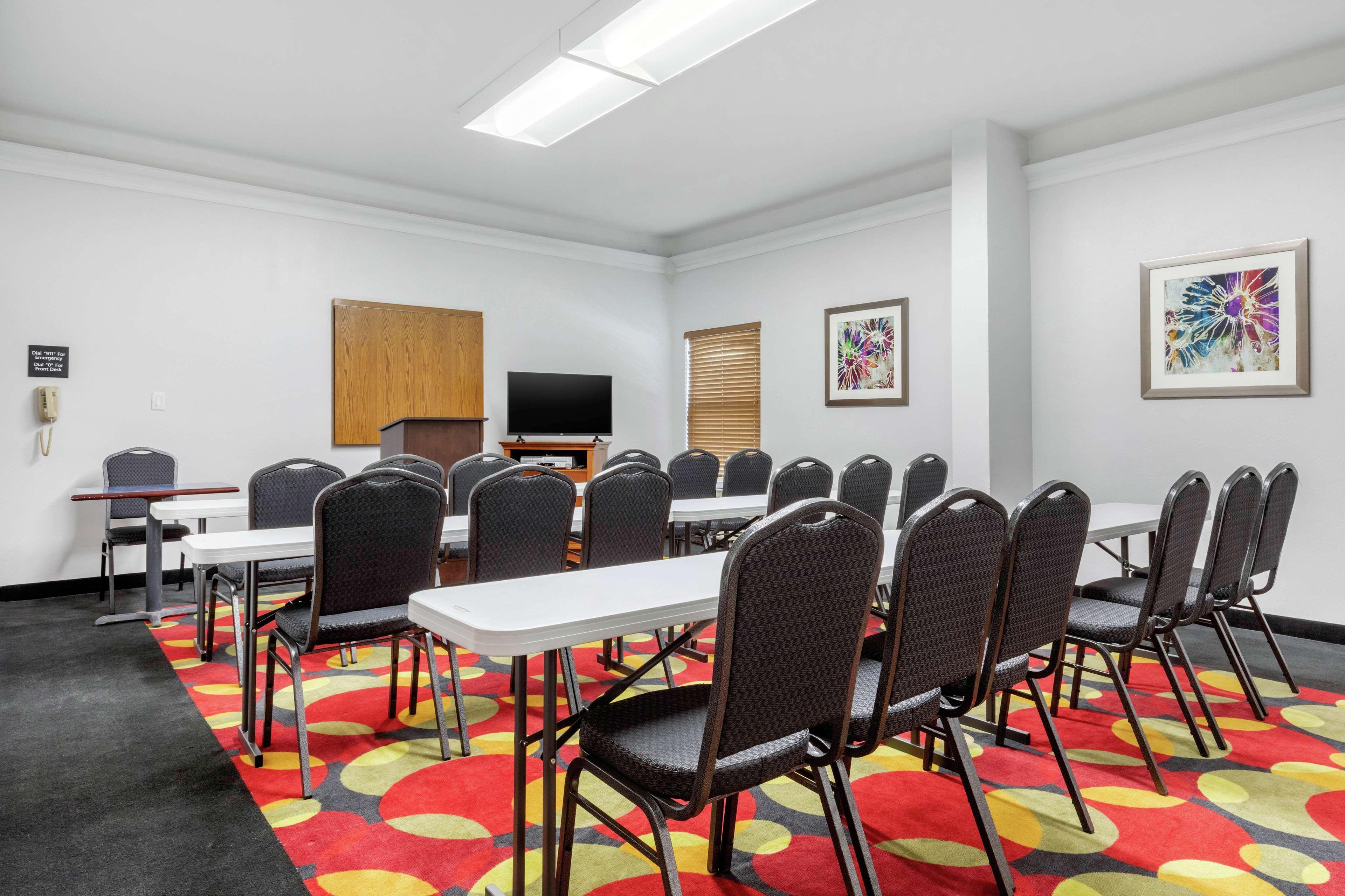 Hampton Inn Брукхейвън Екстериор снимка