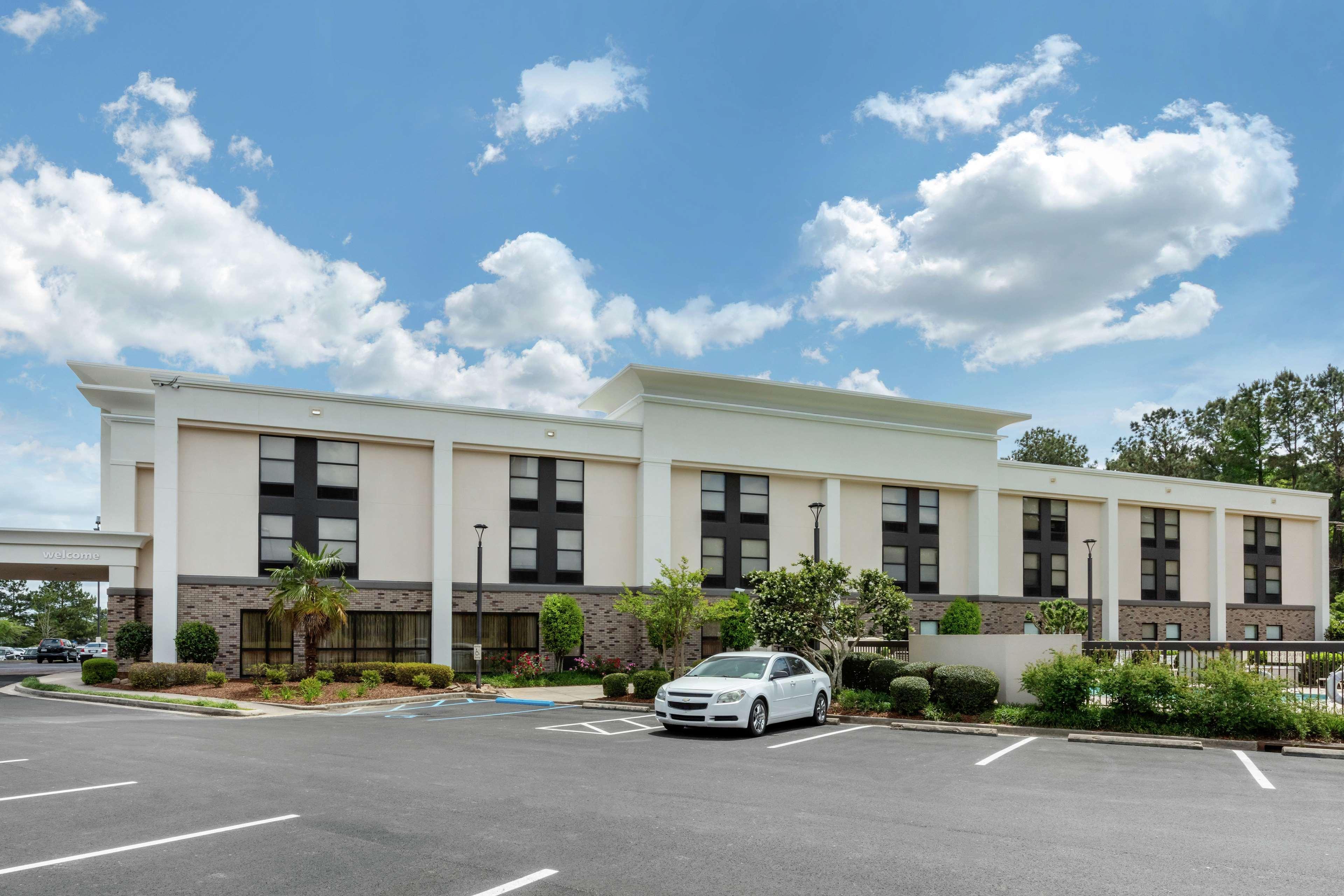 Hampton Inn Брукхейвън Екстериор снимка