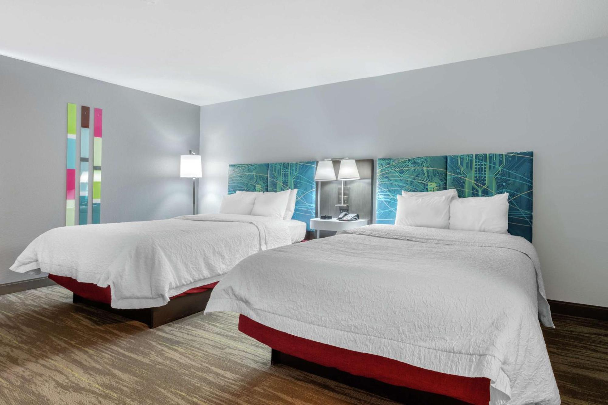 Hampton Inn Брукхейвън Екстериор снимка