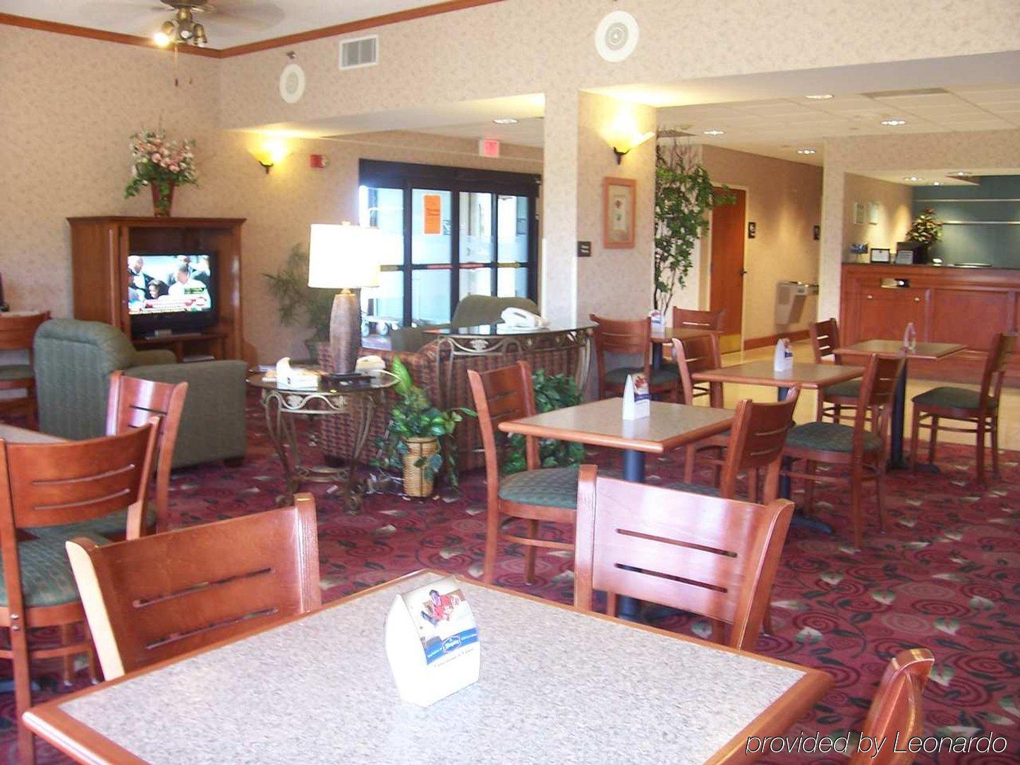 Hampton Inn Брукхейвън Ресторант снимка